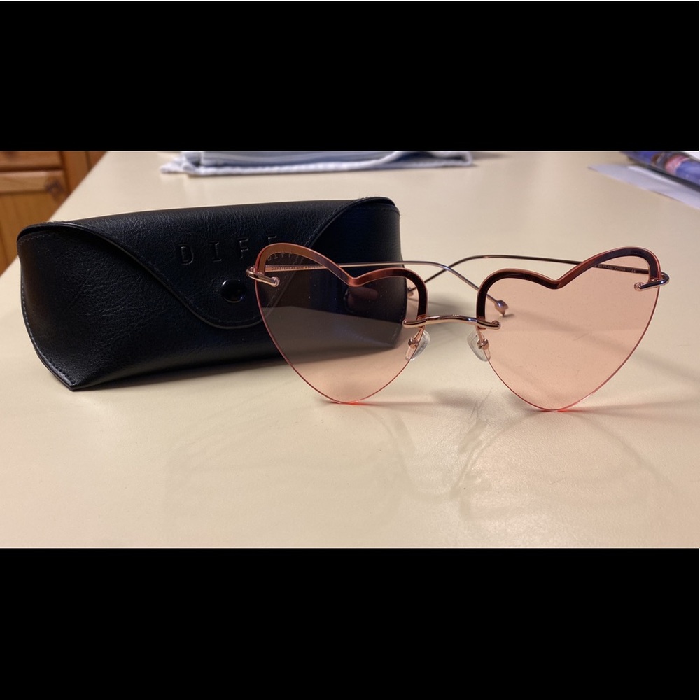 NEW! DIFF Remy pink heart shaped sunglasses